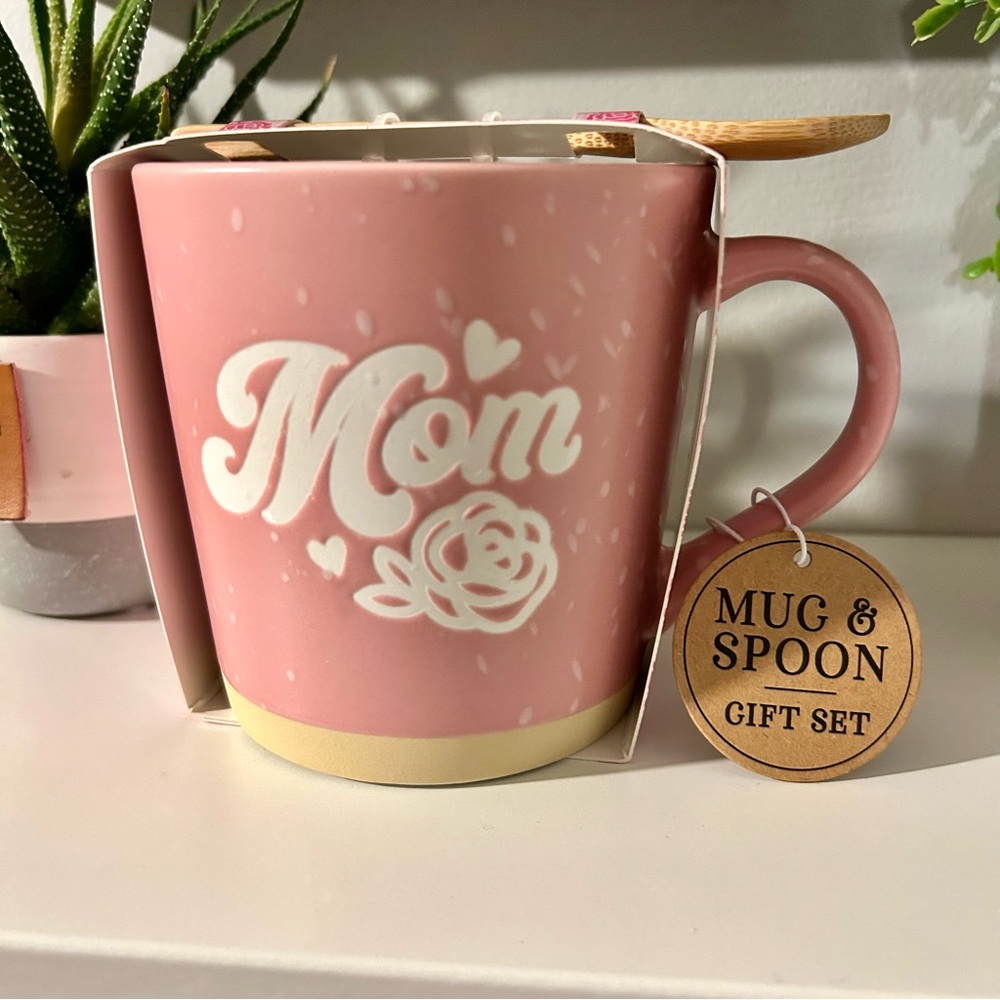 Pink 'Mom' Mug and Spoon Gift Set